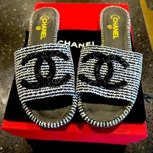 Chanel Slide - size 40